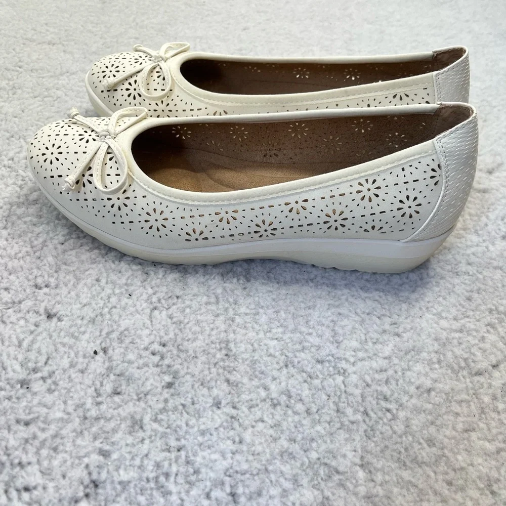 Women's White Mountain Off White Surprise Ballet Flat Shoes Size 7.5 M - Picture 6 of 10